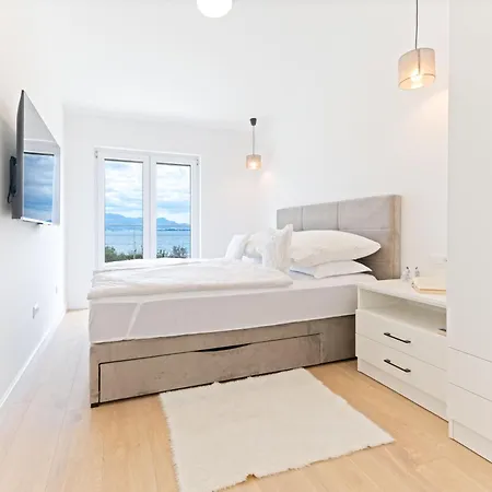 Stari Resnik Apartment *