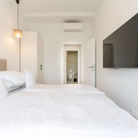 Stari Resnik Apartment